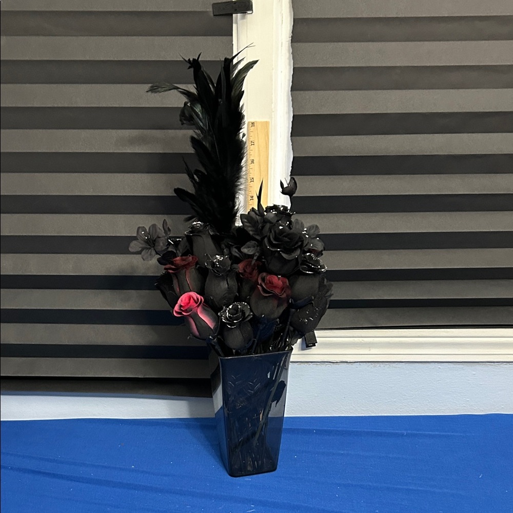 Elegant Black and Red Rose Arrangement
